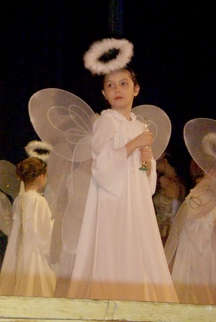 Anna Debuts as Angel in ‘The Nutcracker’ Ballet